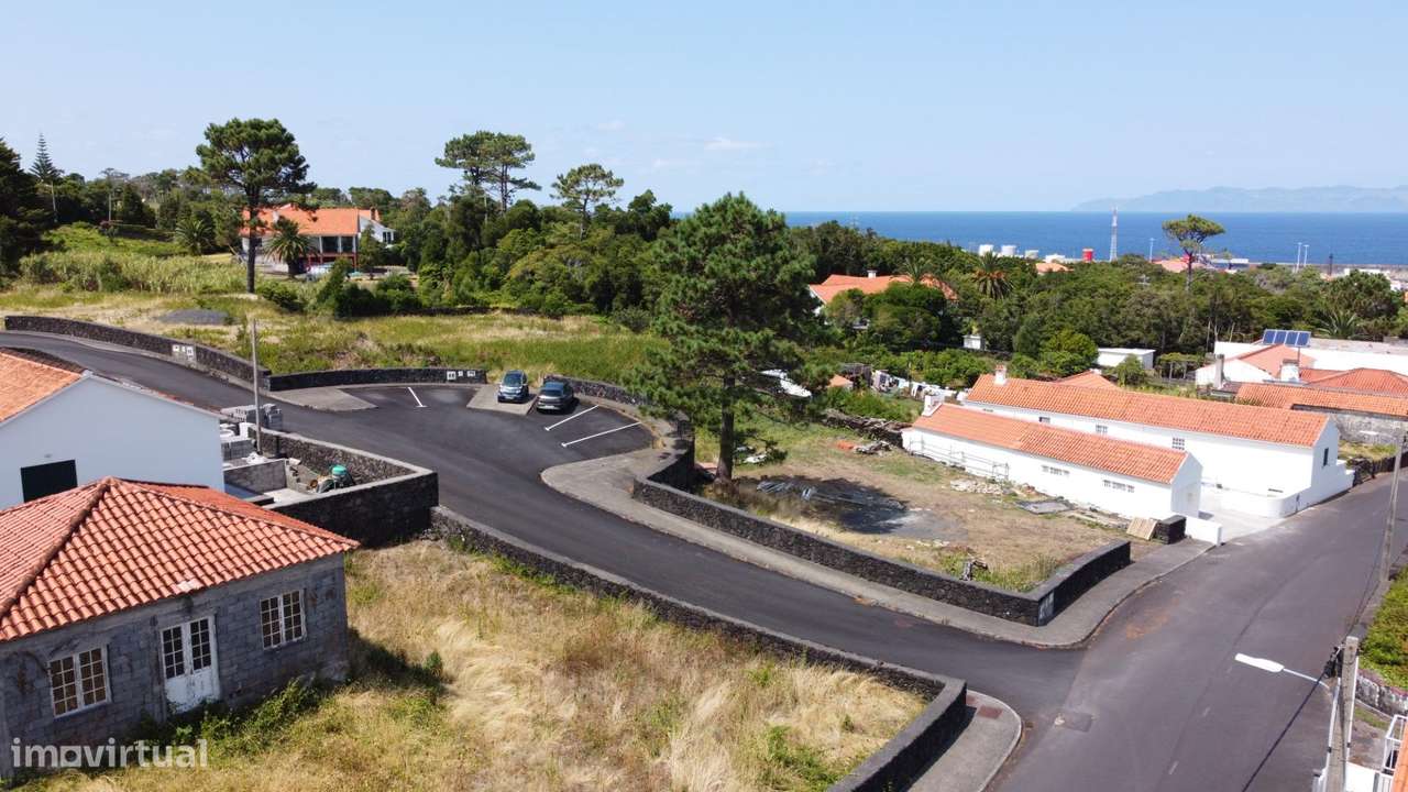 Ruina para reconstrução em Sao Roque do Pico-21