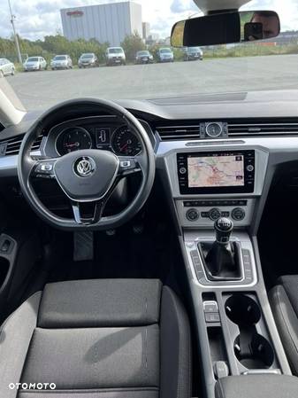 Volkswagen Passat 2.0 TDI SCR Comfortline - 6