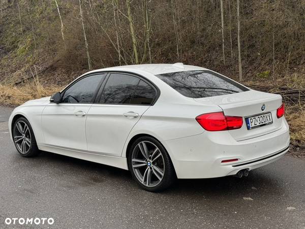 BMW Seria 3 320d Luxury Line sport - 2