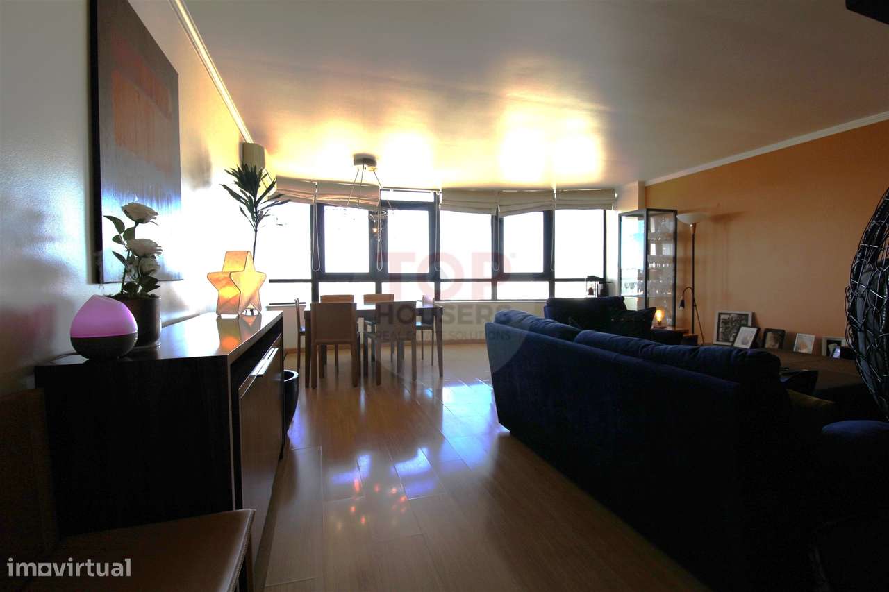 Penthouse T4+1 com Terraço Panorâmico e dois estacionamentos-40