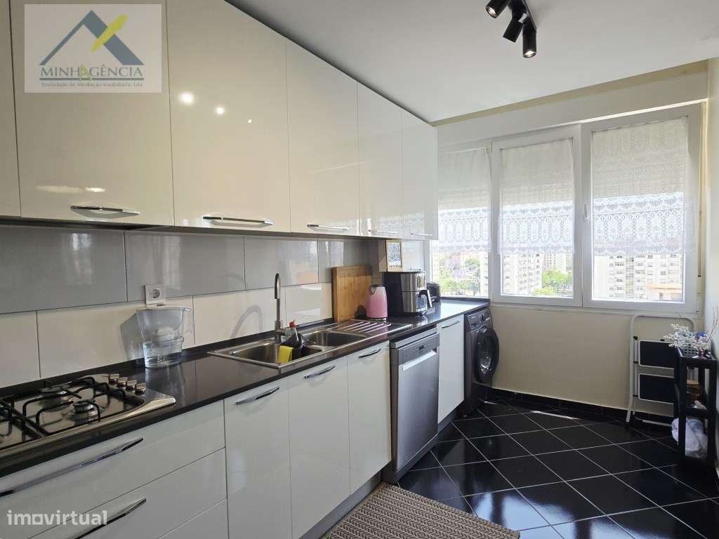 Apartamento T3 remodelado no Bairro do Liceu em Setúbal-9