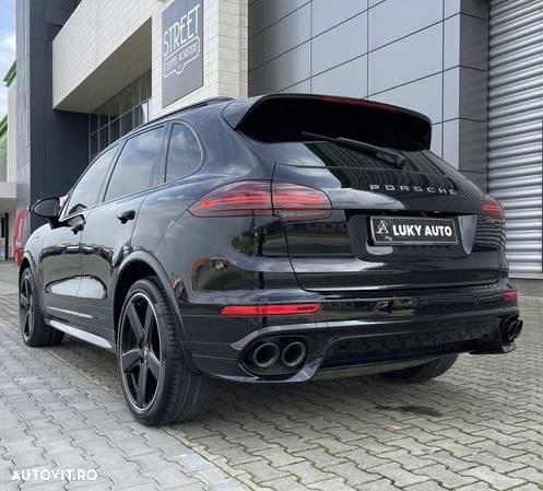 Porsche Cayenne - 3