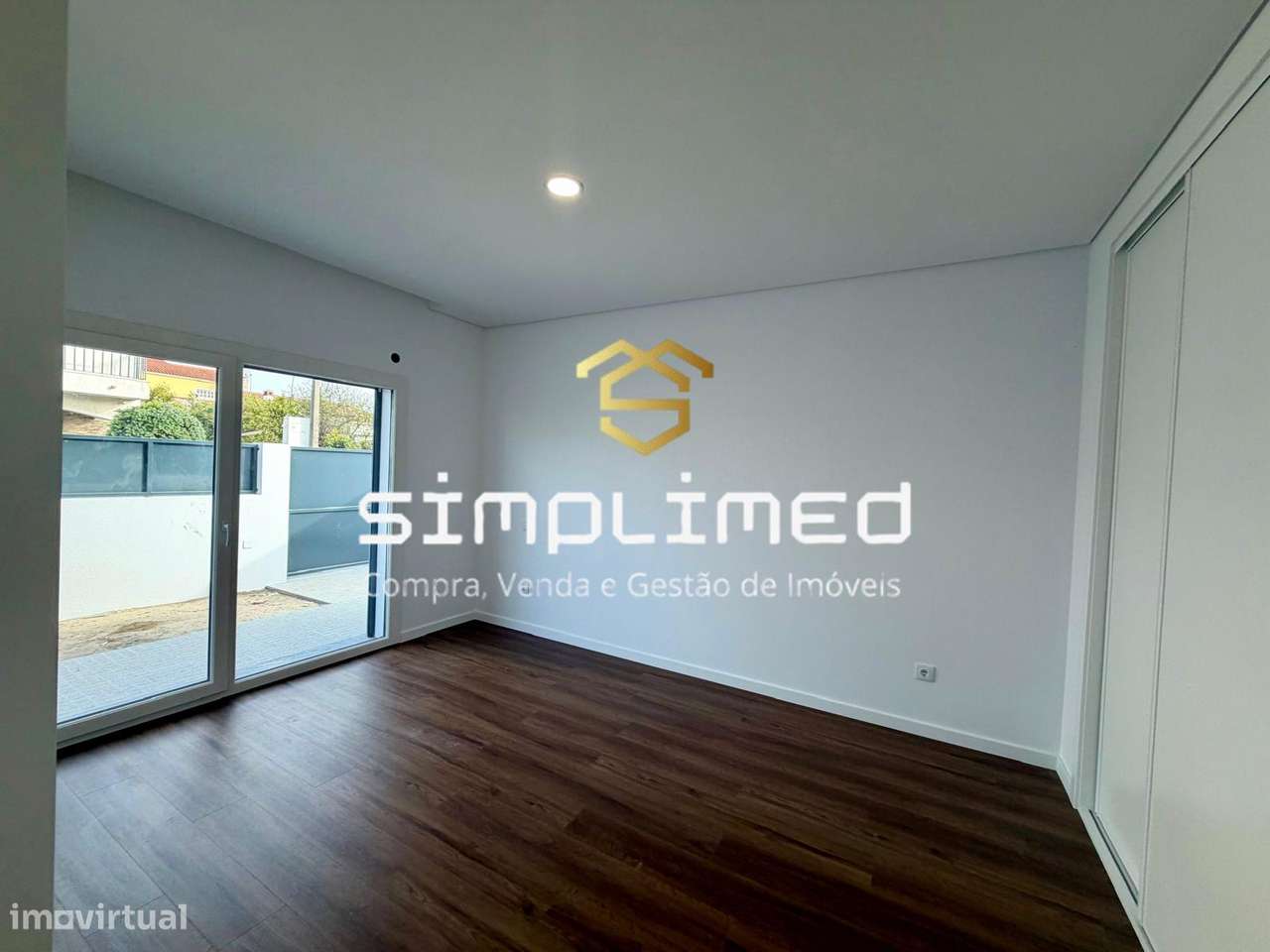 Moradia Isolada Térrea T4  Fernão Ferro  (CF)-18