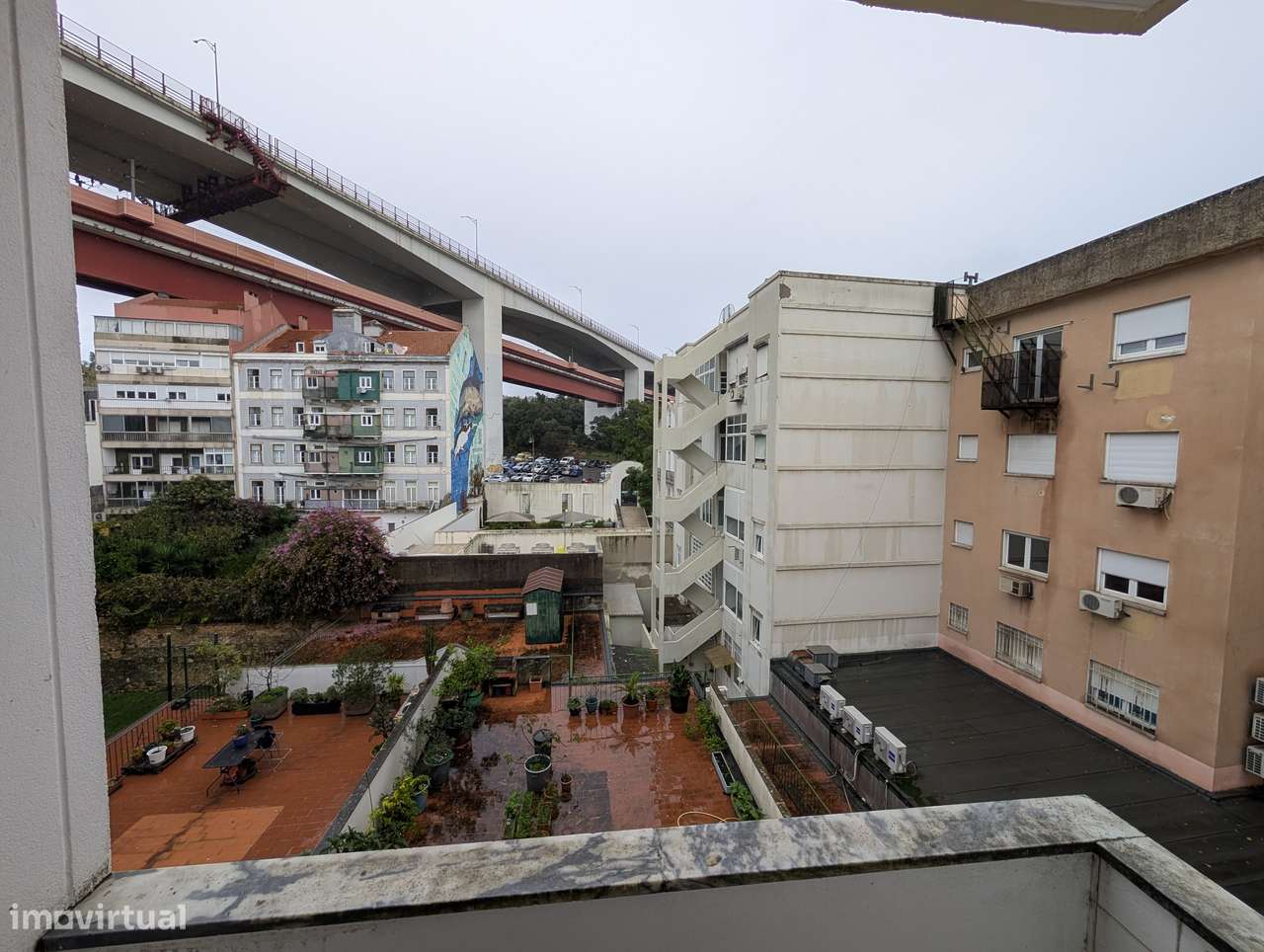 T3 Rua Lusiadas Para Remodelar-28