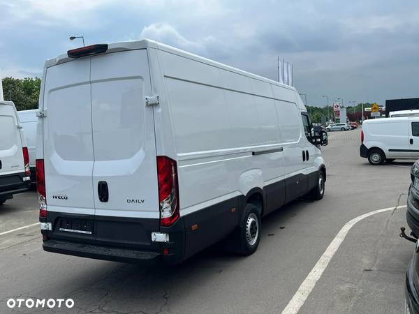 Iveco 35S18HV L4H2 16m3- BLASZAK OD RĘKI - 13