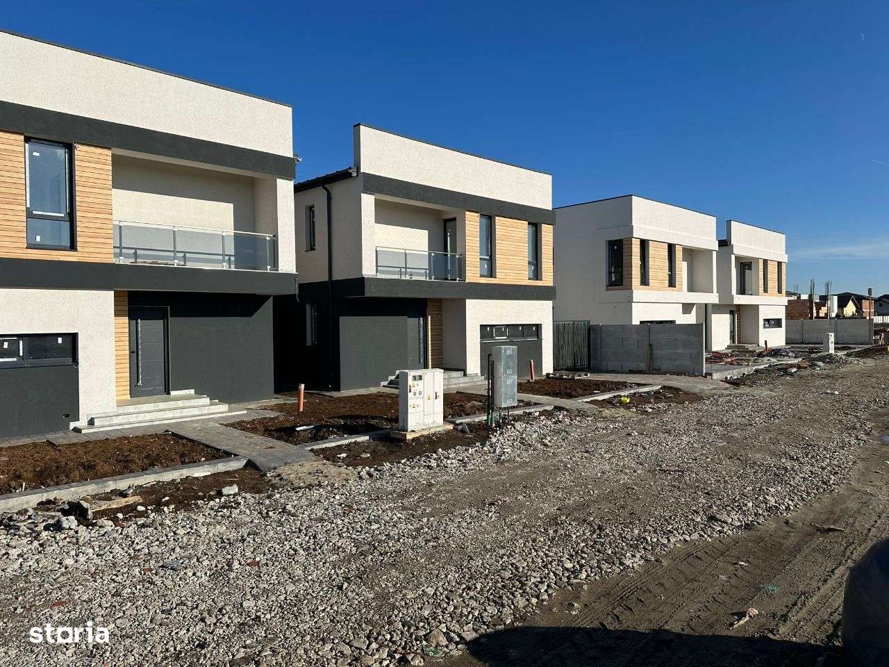 Casa de vanzare - Comuna Berceni/330 mp - Imagine principală: 2/12