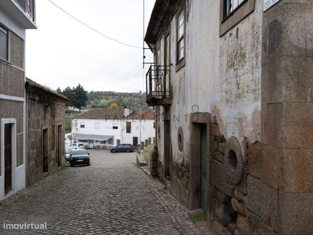 CASA PARA RECUPERAR NO C. HISTÓRICO DE VILA FLOR | BRAGANÇA-15