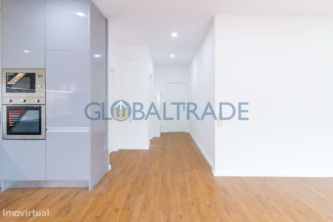 Apartamento T3 Renovado & Equipado em Águas Santas-17