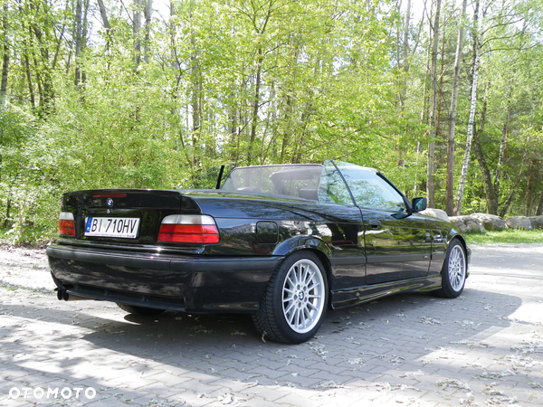 BMW Seria 3 320i Cabriolet - 23