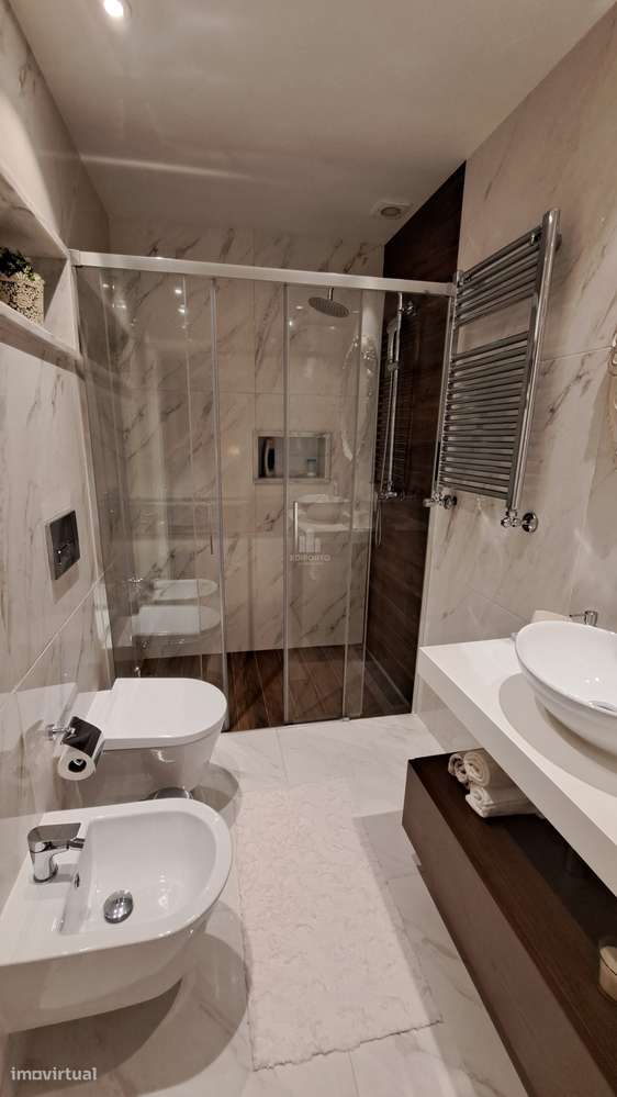 Moradia T6 Exclusiva com terreno de cerca 4.000 m² e Piscina Privada e-33