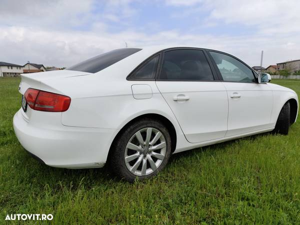 Audi A4 2.0 TDI DPF multitronic Attraction - 7