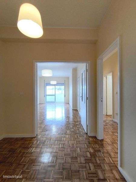 Apartamento T3+1 Renovado perto Polo Universitário Porto VCI e metro - Grande imagem: 4/12