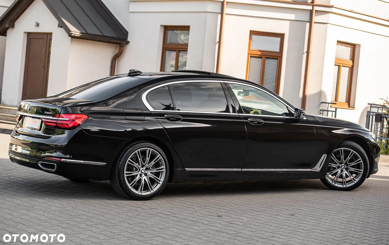 BMW Seria 7 740i - 14