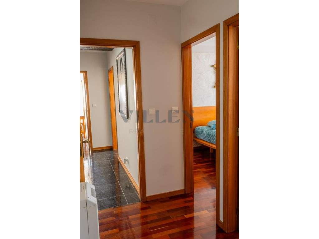 Apartamento T2 com Sótão e Garagem Fechada em Vila do Conde-22