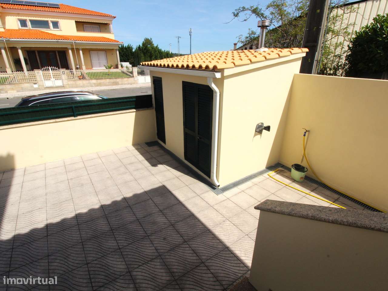 Elegante Moradia T4 Familiar-53