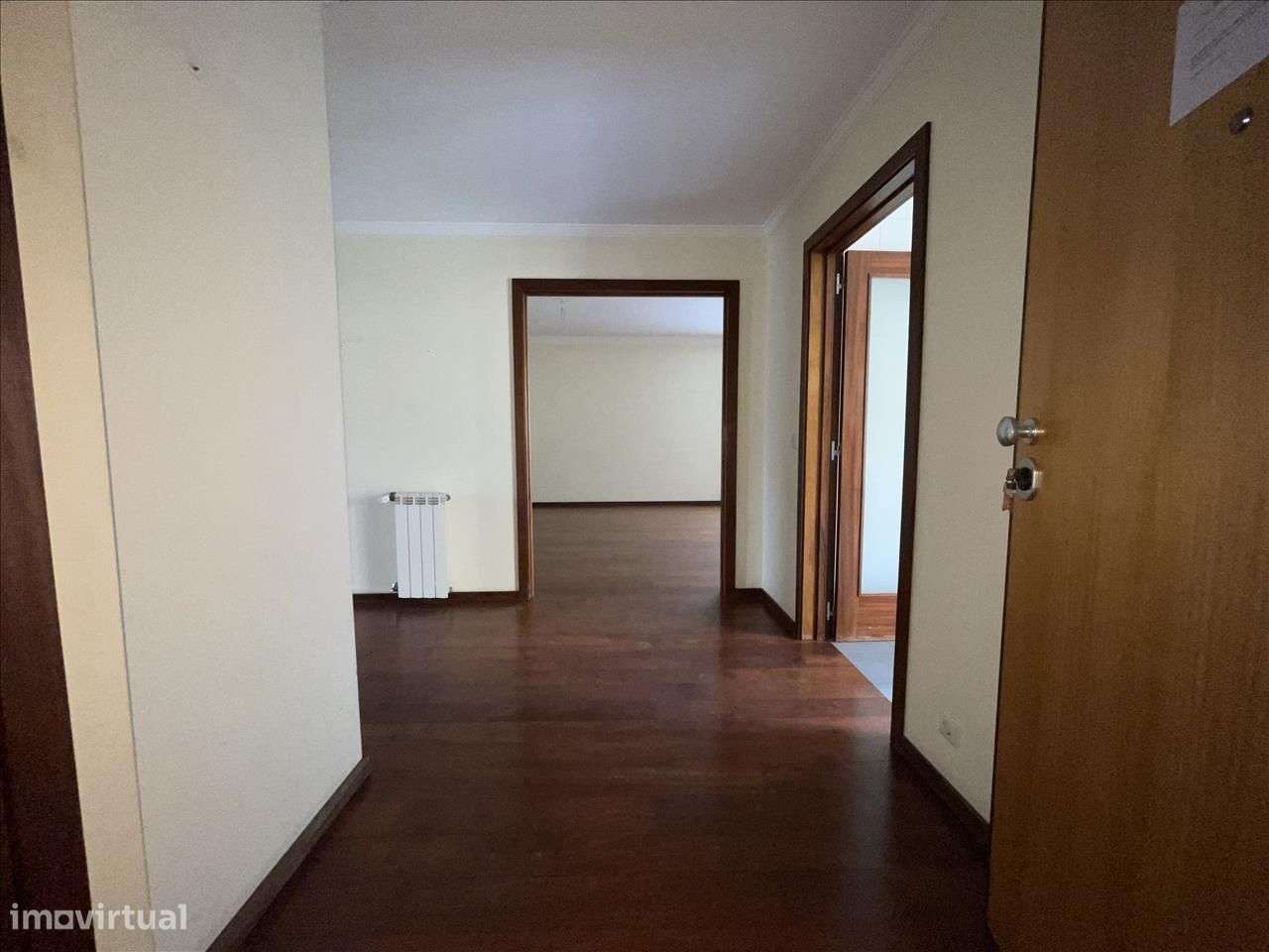 Fantástico Apartamento T3 com Varandas e Garagem em Paranhos, Porto - Grande imagem: 3/30