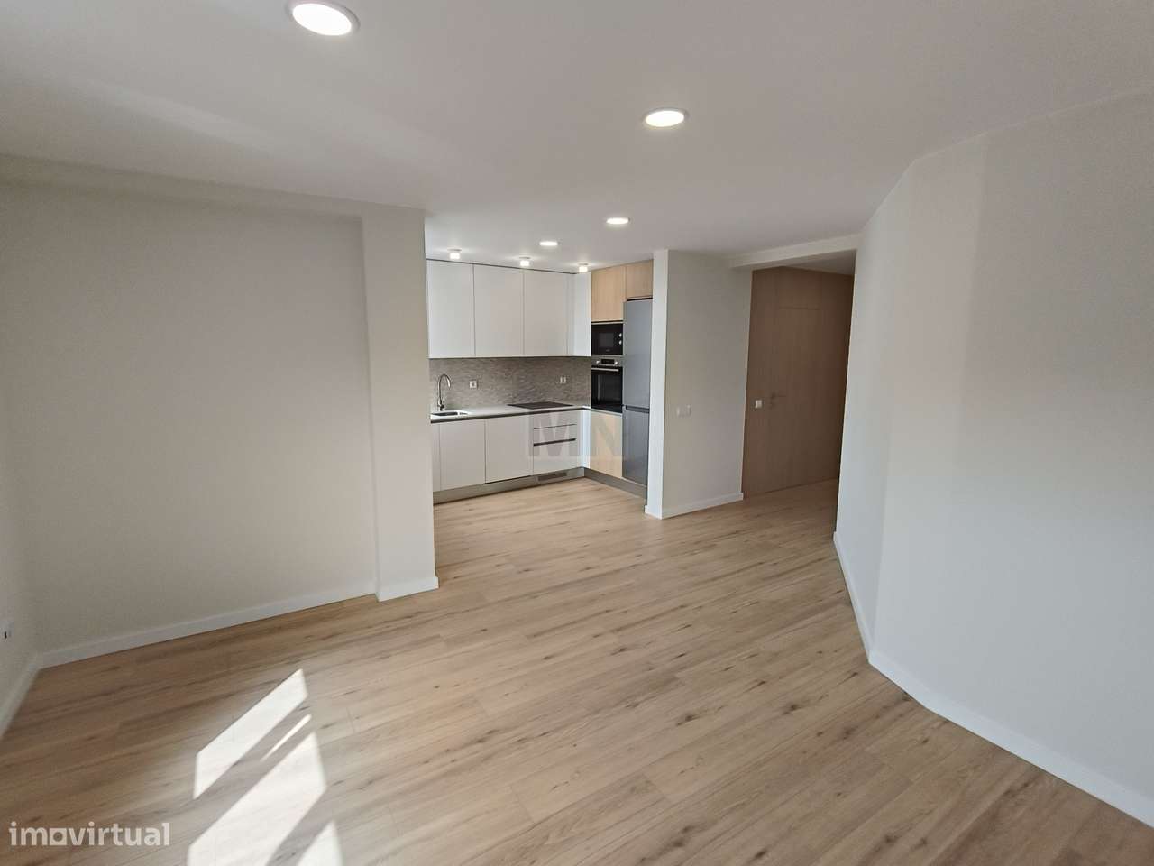 Vende-se T2 Totalmente Renovado em Celas – Vistas Rio e Universidade-5