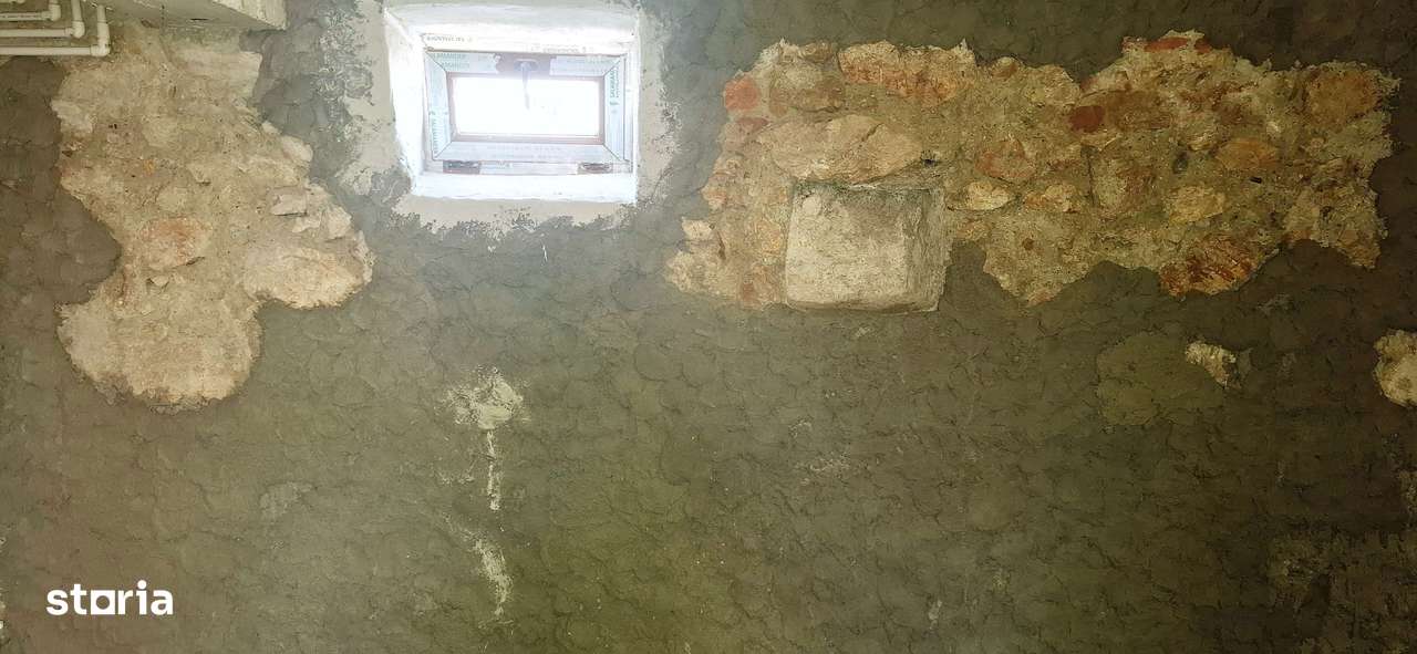 Casa cu suprafata de 140mp si teren 542mp,centrul localitatii Cristian-6