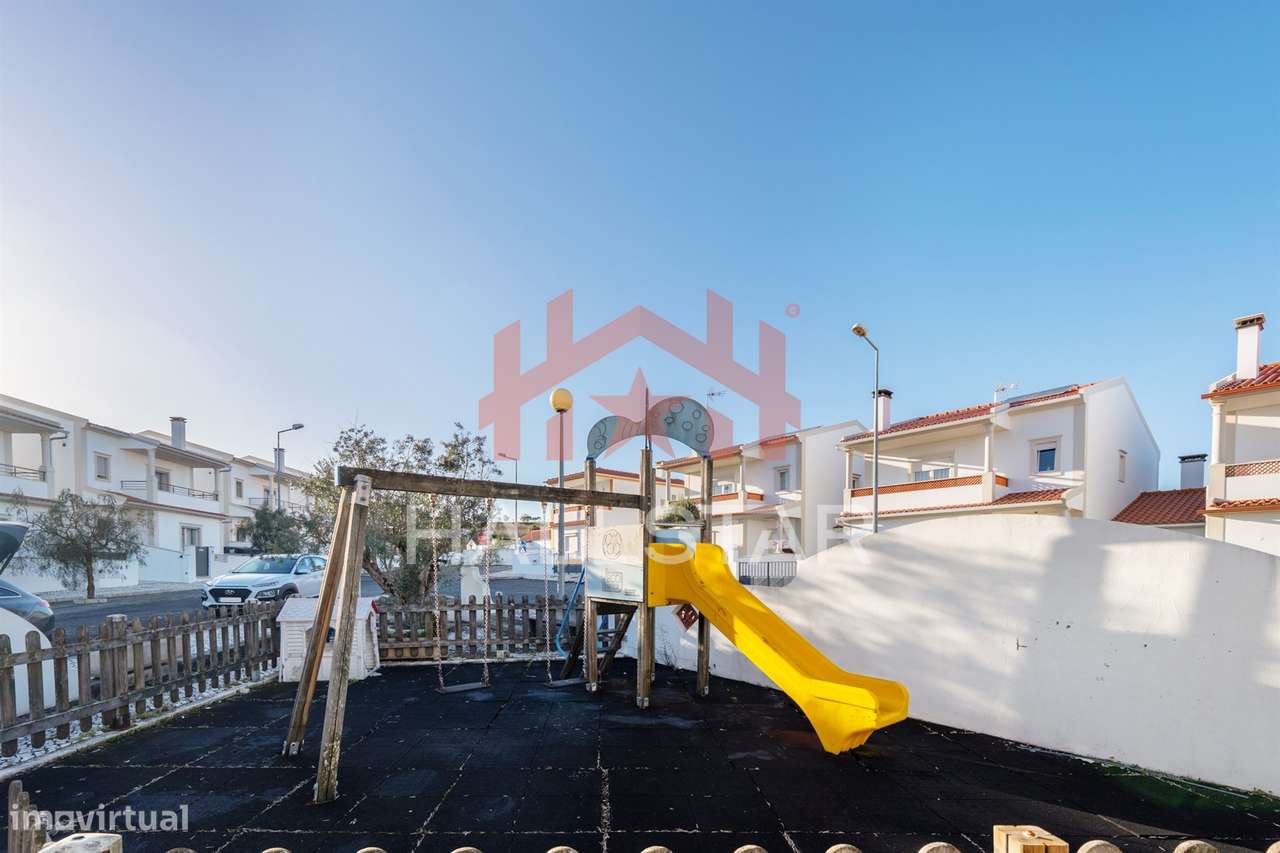 Moradia T4 / Jardim e Garagem / Cela-43