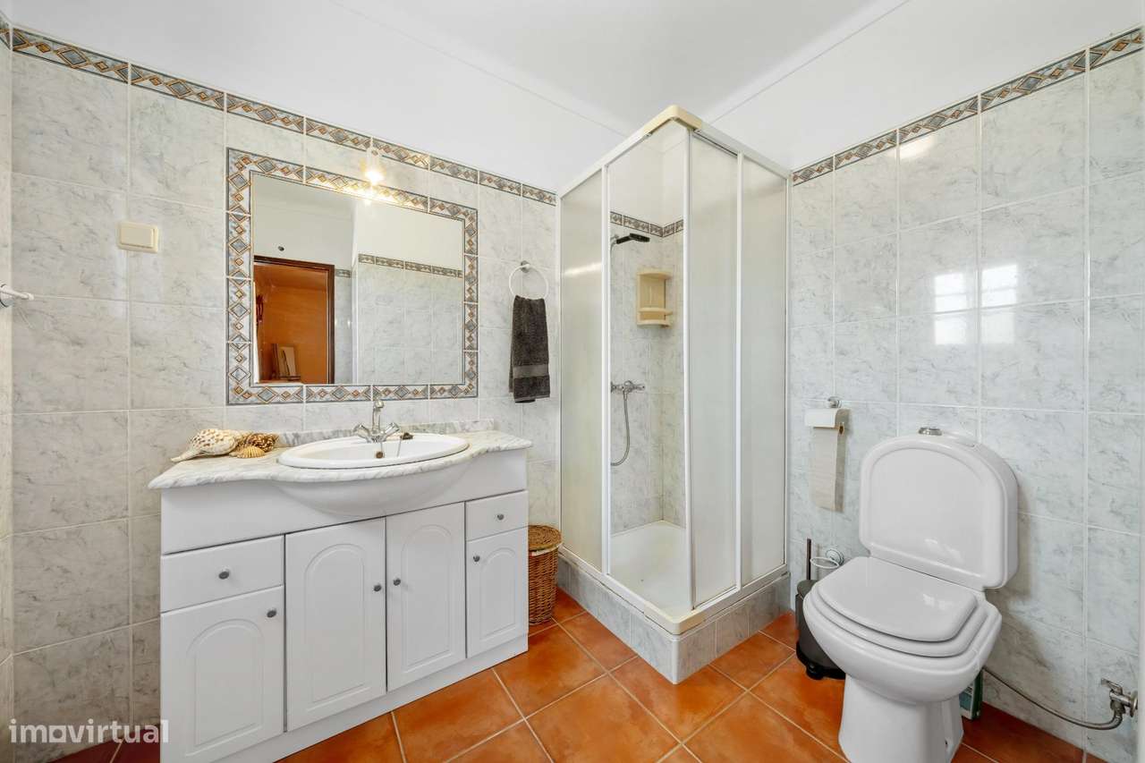 Herdade com moradia T4+1, piscina e lago-23