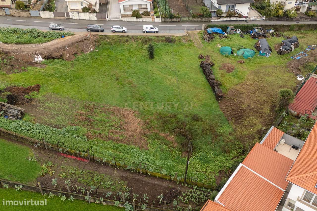 Terreno para Construção de moradia térrea com 1152m2 e 256m2 de implan-9