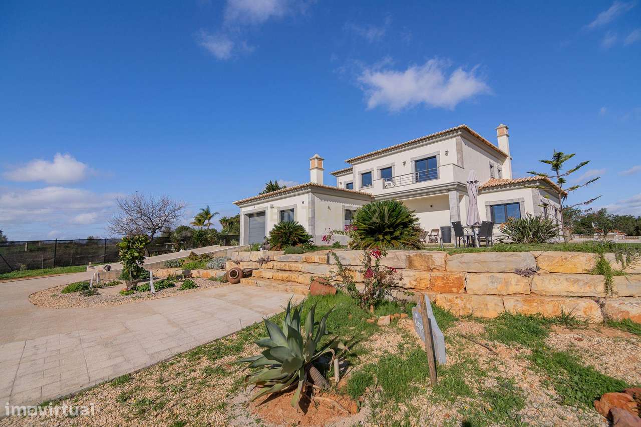 NAO PERCA ESTA GRANDE OPORTUNIDADE! FABULOSA MORADIA DE LUXO INDEPENDE - Grande imagem: 5/51