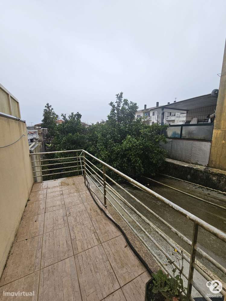 Moradia V3 em São Mamede Infesta-19