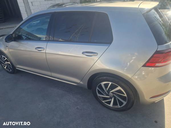 Volkswagen Golf 1.6 TDI Highline - 7