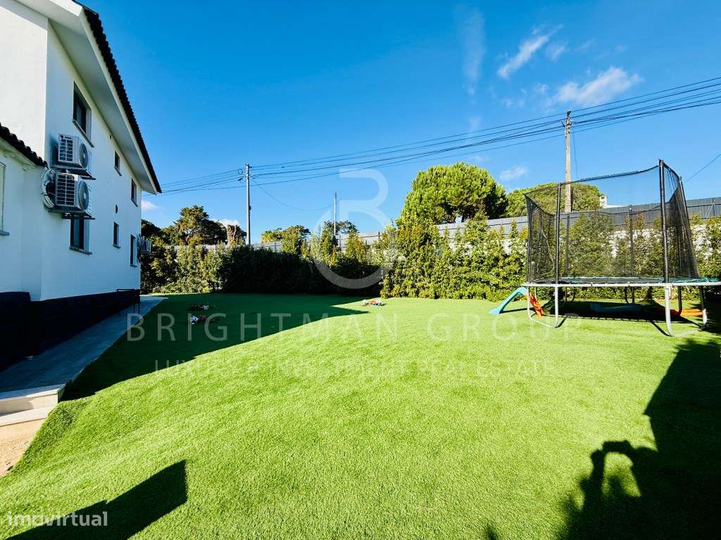 Moradia isolada com jardim e piscina, em Sintra - Grande imagem: 2/51