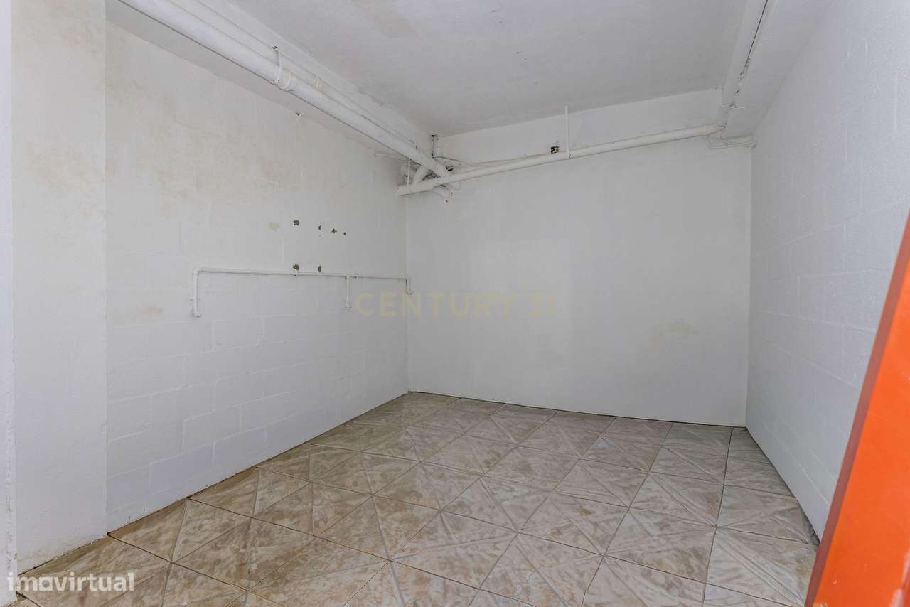 Garagem com Negócio em Funcionamento e Elevado Potencial de Rentabilid-12