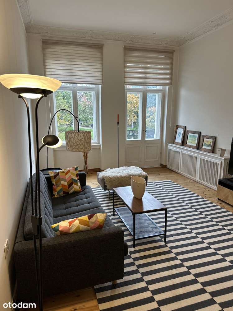 Ładne mieszkanie w kamienicy - wszędzie blisko!-0