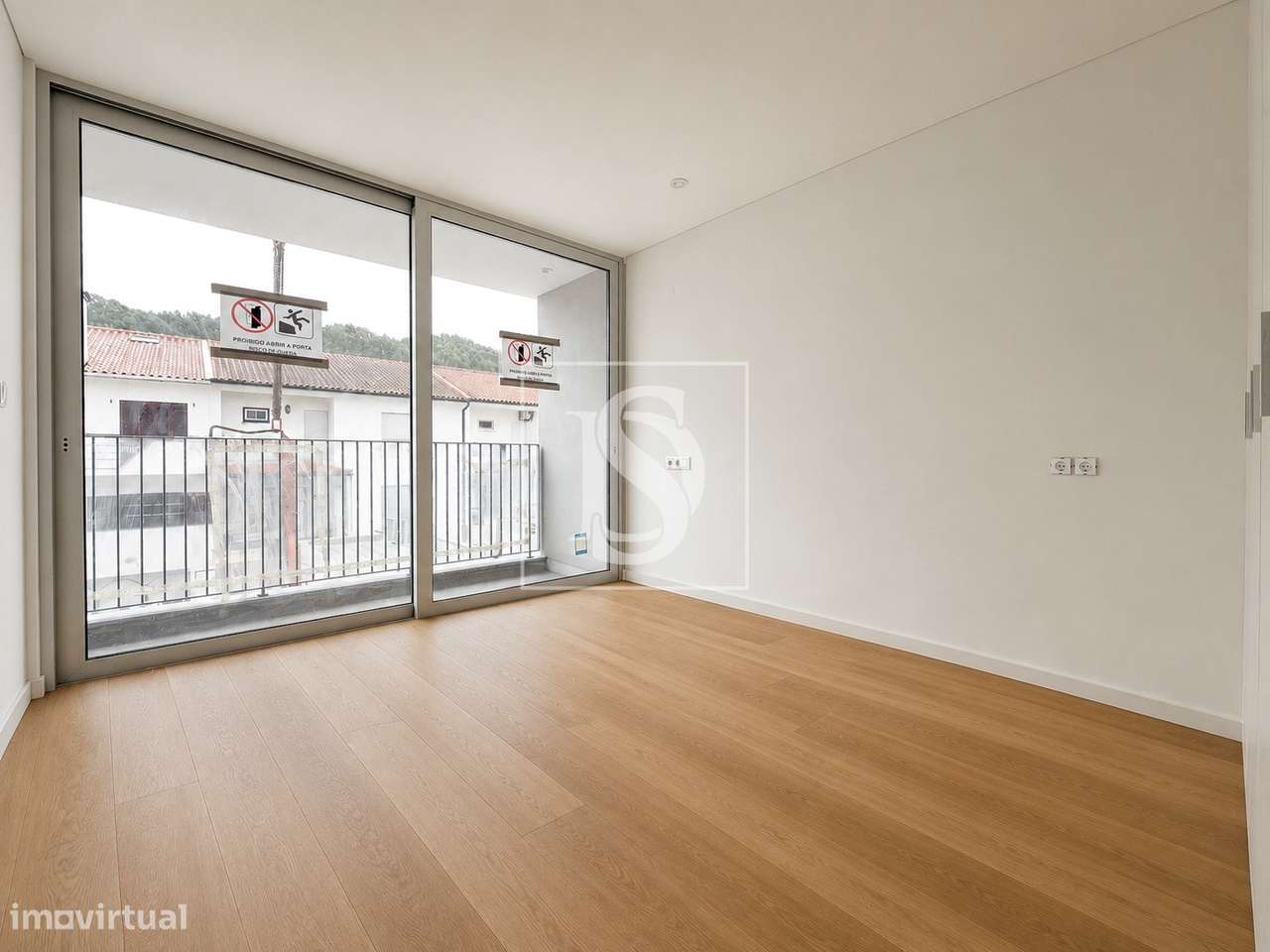 Apartamento T3 em Darque - Novo, c/Garagem e elevador-10