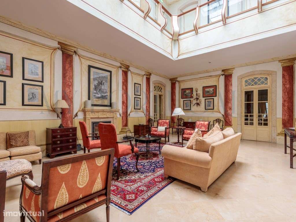 Elegância e História no Estoril: T2 com Vista Piscina no Condomínio...-26