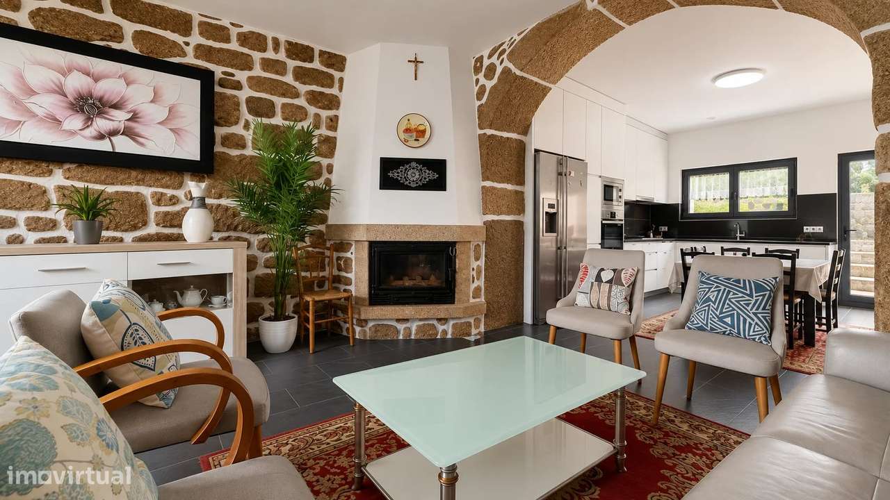 Moradia T4 em Pedra de 1789 | O Charme da História com o Conforto da M-38