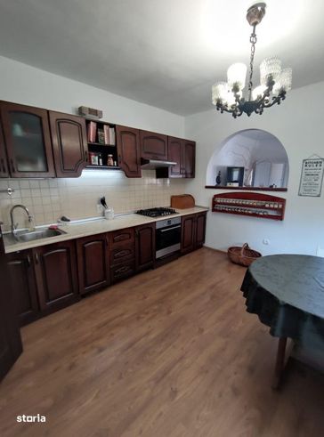 CASA/ VILA,  91 mp utili, 170 mp teren, Zona Schei.-5