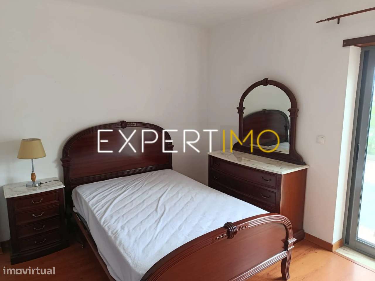 Apartamento T2 R/C mobilado, com varanda e arrecadação-12