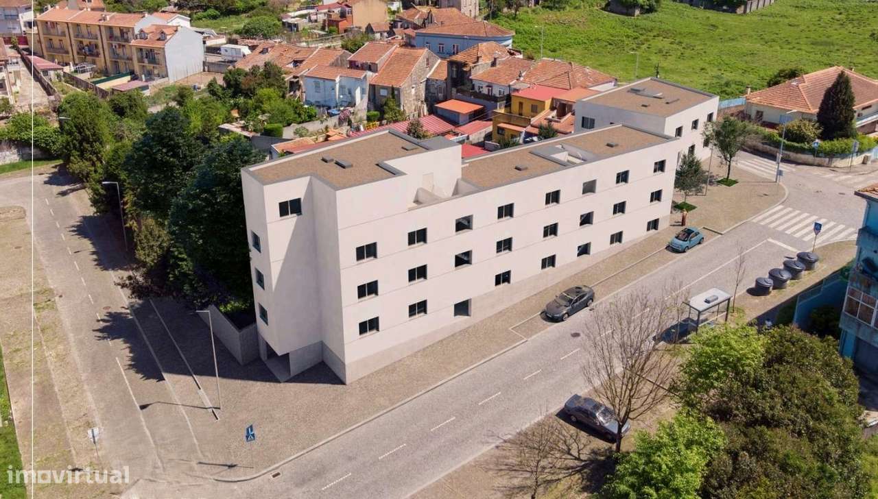 T2 c/ Terraço, Varanda Garagem e Arrumo - Grande imagem: 4/23