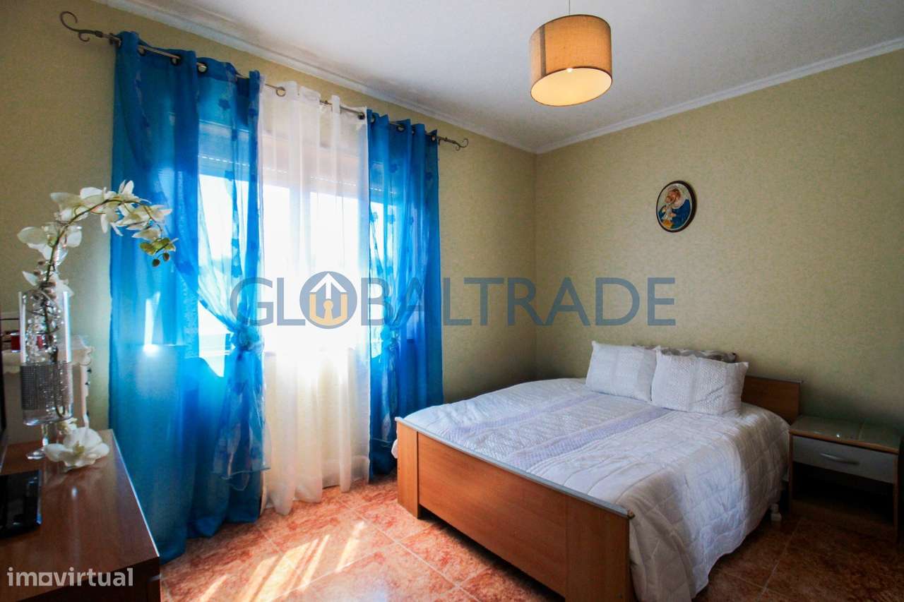Moradia T2 com Terreno de 537m² e Potencial de Duas Habitações – Maia-29