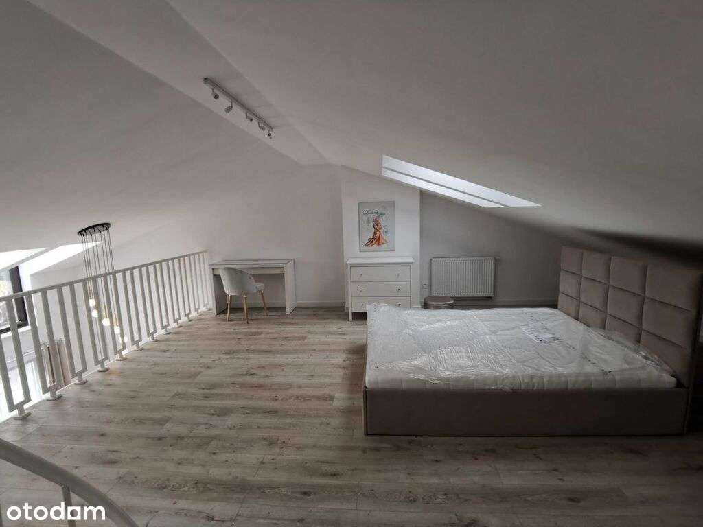 Apartament z antresolą/ 2 Tarasy/ Rumia-6