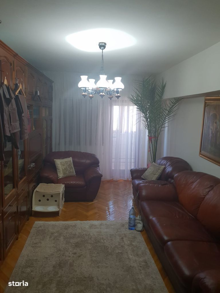 Apartament 4 camere Far