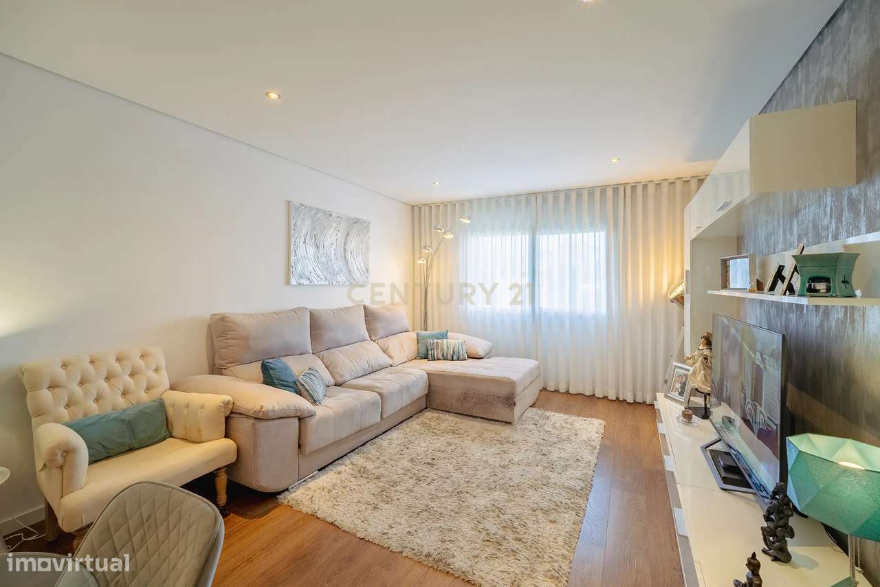 Apartamento T2 Duplex com terraço em condomínio privado-7