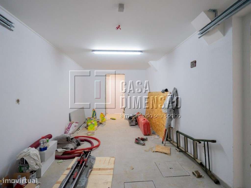 Moradia isolada de tipologia T4 localizada na zona da Charneca da C...-50