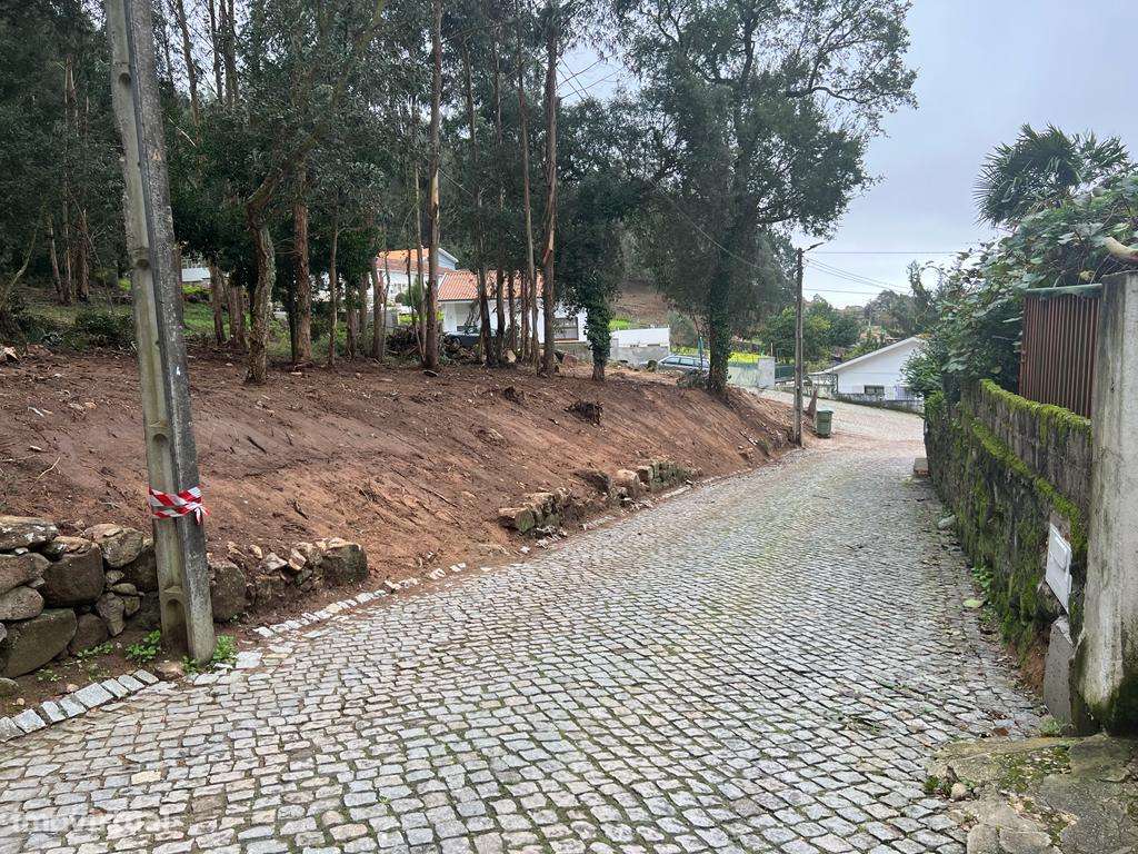 VENDE-SE TERRENO com PIP aprovado para 5 MORADIAS-4