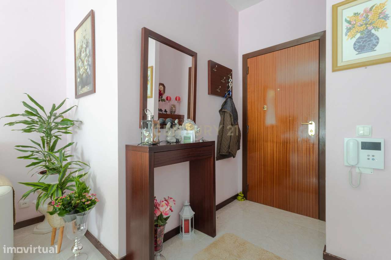 T2 com Vista Mar no 6.º Andar | Matosinhos Sul-5