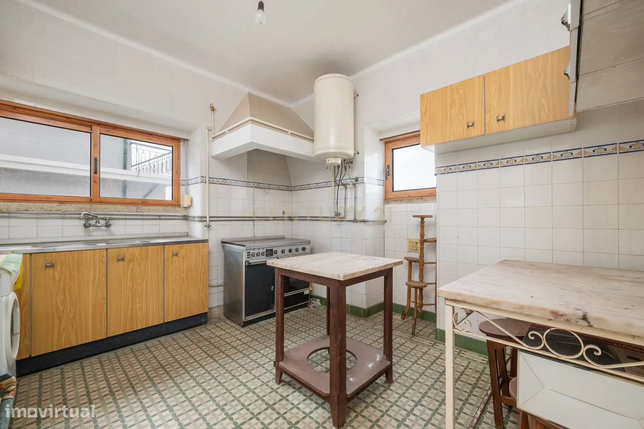 Venda | Apartamento T3+1 com garagem na Rua Verde Pinho em Coimbra-7