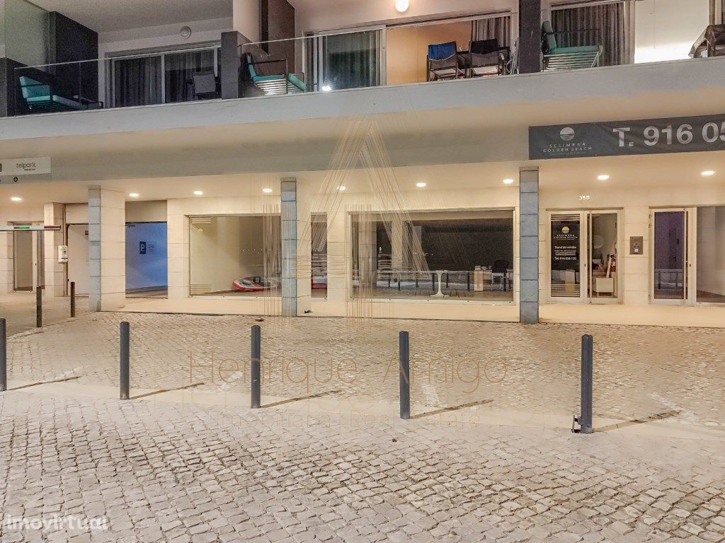 Luxuoso espaço comercial na 1º linha da praia