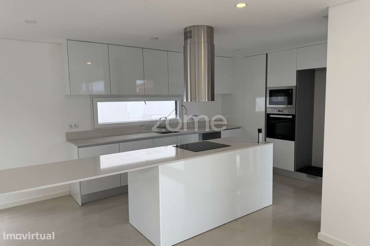 Moradia T4 com piscina - Grande imagem: 4/14