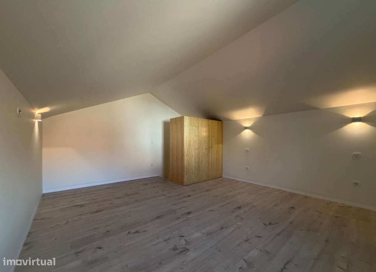 Moradia V2 inserida em Condomínio com piscina-11