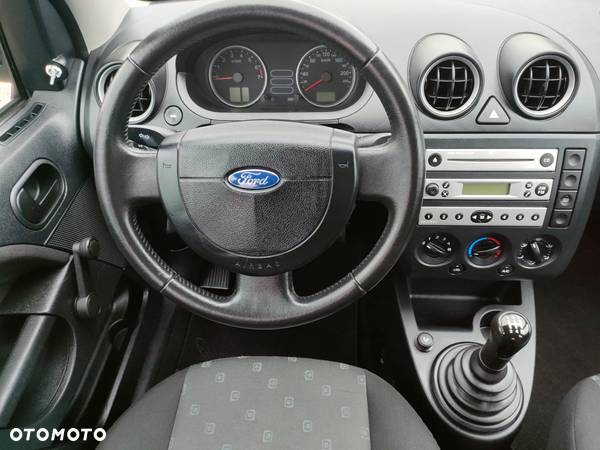 Ford Fiesta 1.3 Ambiente - 9