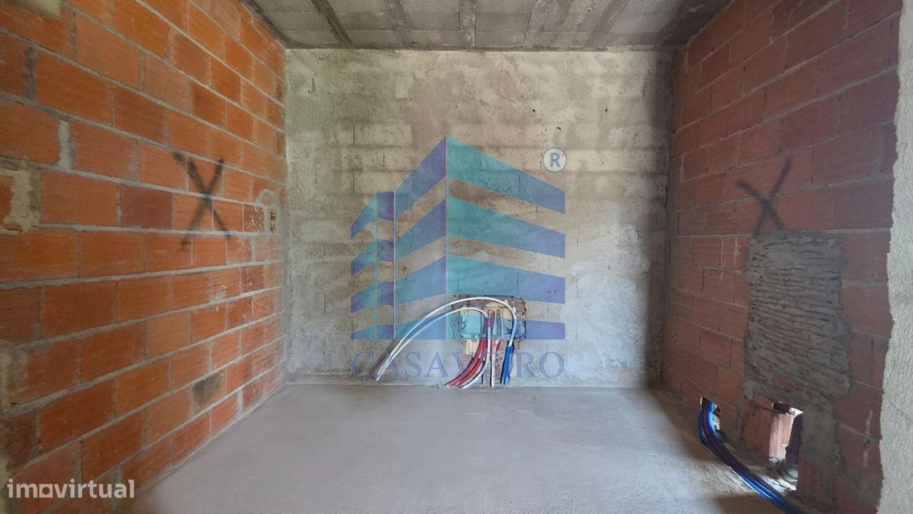 Moradia T3+1 Isolada com Piscina em Santa Joana-6